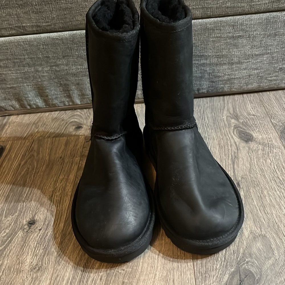 Black UGG boots size 6 - Picture 3 of 3